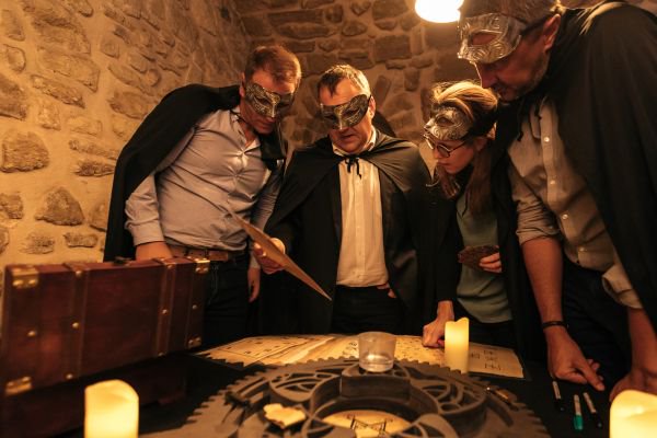 Société secrète scénario escape game dans notre cave à Paris 4