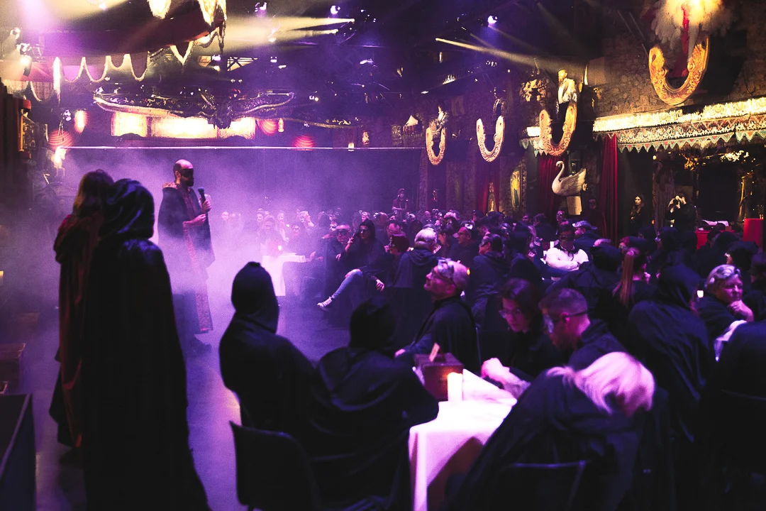 musée des arts forains ambiance société secrète grand maître culte